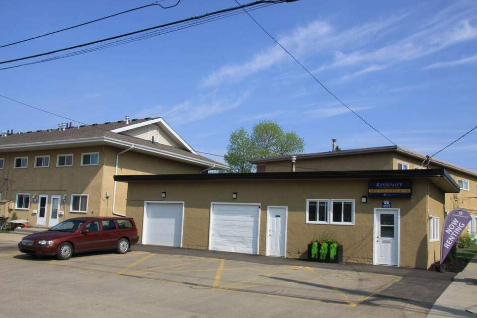 Family Friendly Townhomes in Capilano!. Click to Check Availability